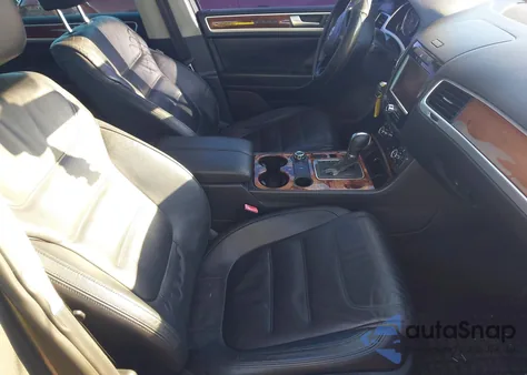 2012 Volkswagen Touareg Vr6 Lux z USA, uszkodzony, nr VIN WVGFF9BP0CD002184